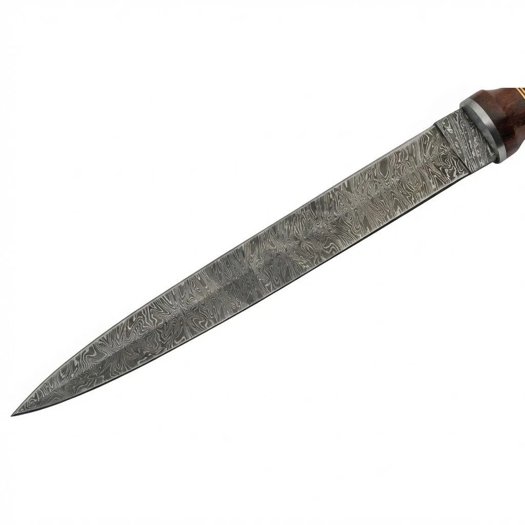 damascus-dagger-blade-pattern Damascus steel pattern on long dirk blade)