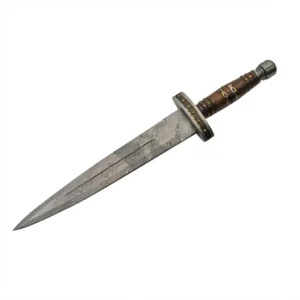 Detail shot of the spear point damascus steel blade pattern.